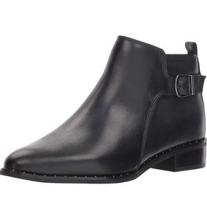Blondo Tami Ankle Boot size 6. Waterproof leather